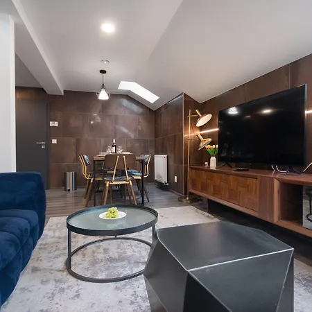 Coru House *