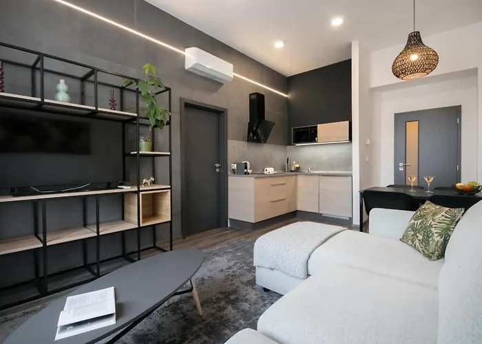Coru House *